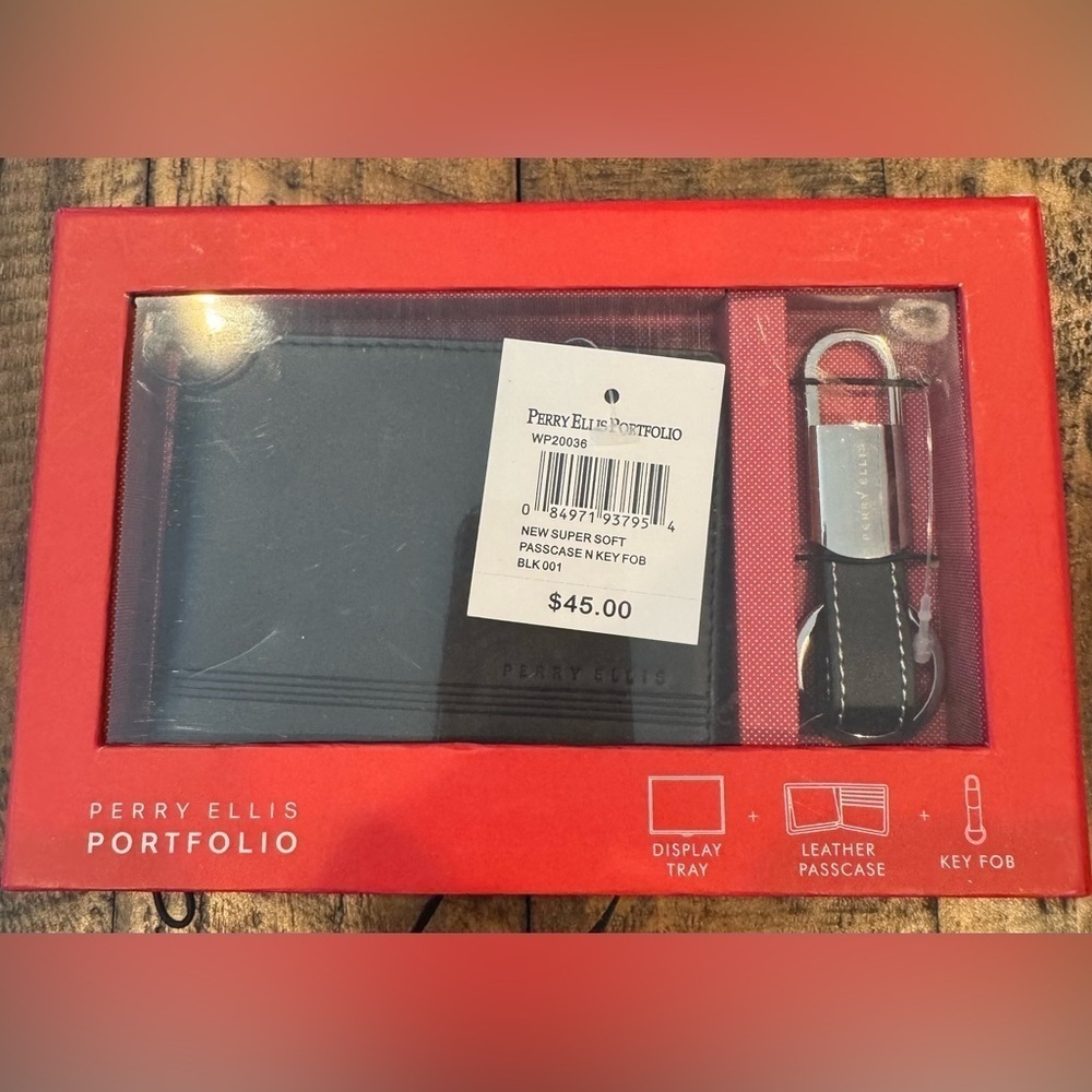 Perry Ellis Portfolio Passcase & Keyfob Set - Picture 2 of 7